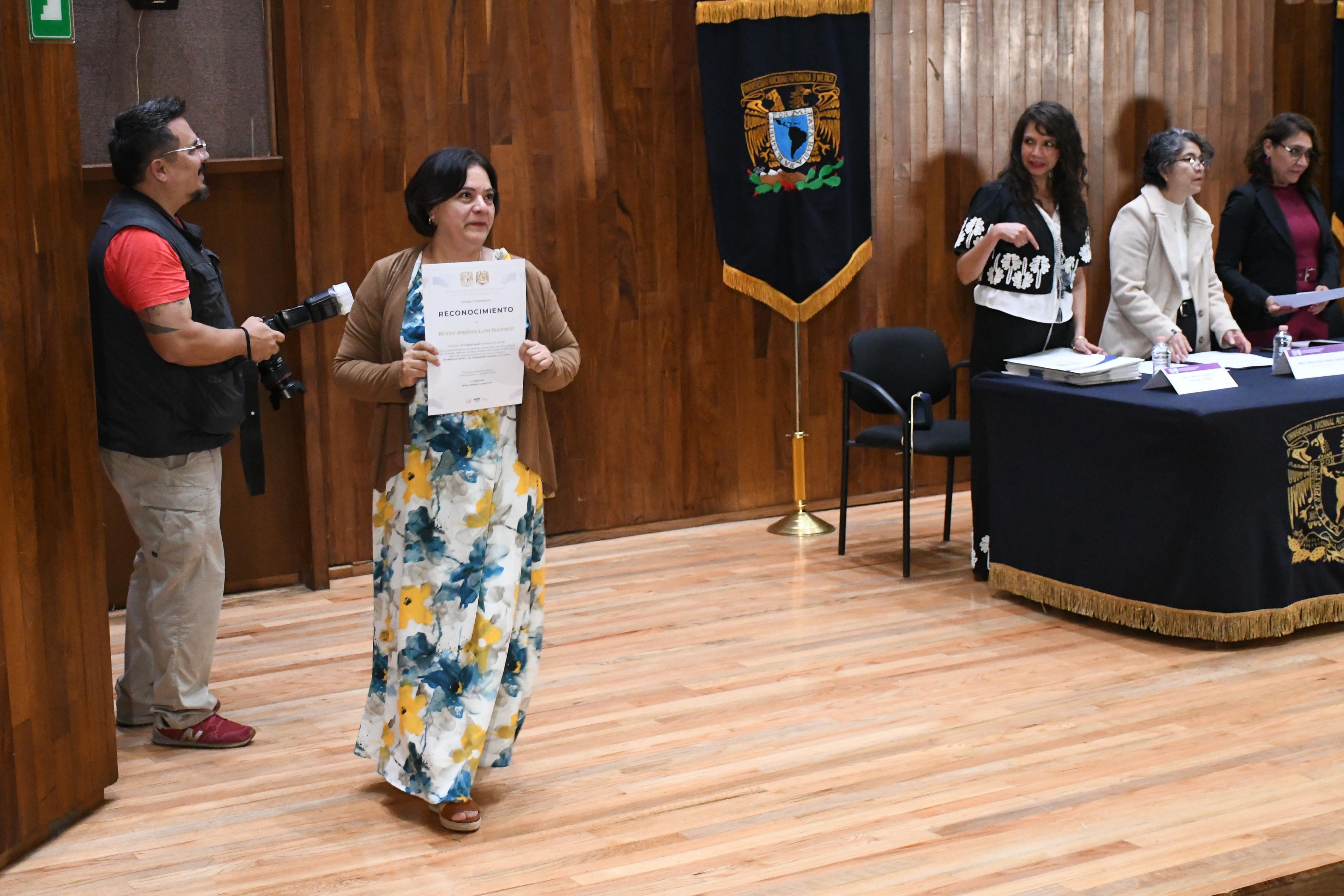  Entrega de Reconocimientos a Trabajadoras Sociales del ISSSTE, en la Escuela de Trabajo Social UNAM